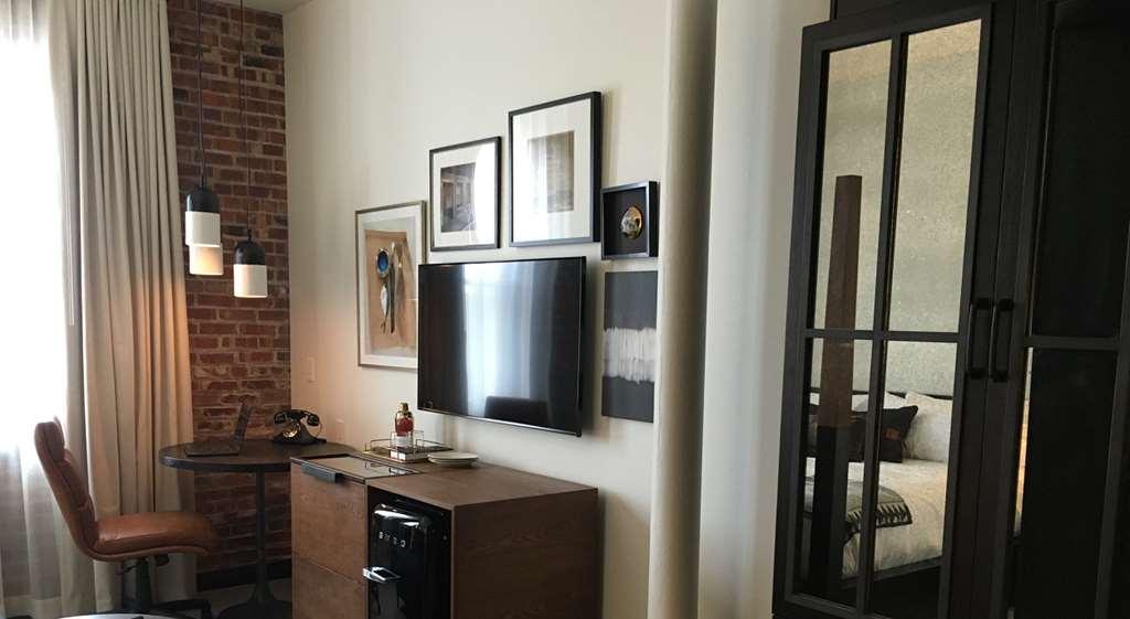 Crossroads Hotel Kansas City Room photo
